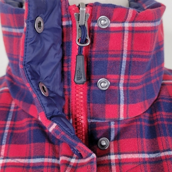The North Face 700 Puffer Vest Women Size M Goose Down Zip Snaps Red Navy Plaid - Picture 6 of 14